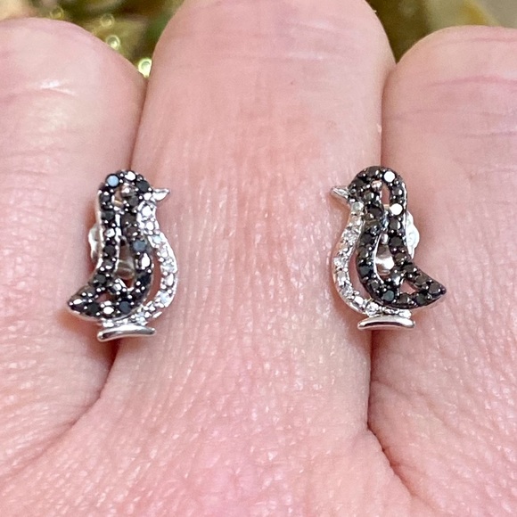 Genuine 0.25 Carat Black Diamond Penguin Studs ~ Diamond Stud Earrings - Picture 8 of 12